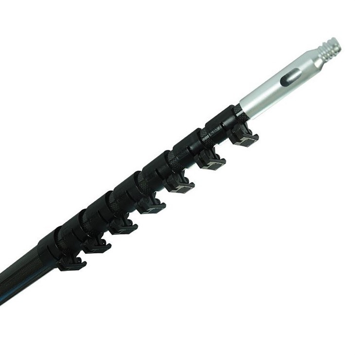 Vodou napájená čistící tyč